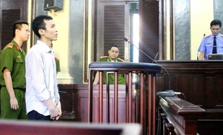 Gã đàn ông điên loạn giết vợ vì ghen trả giá bằng 20 năm tù